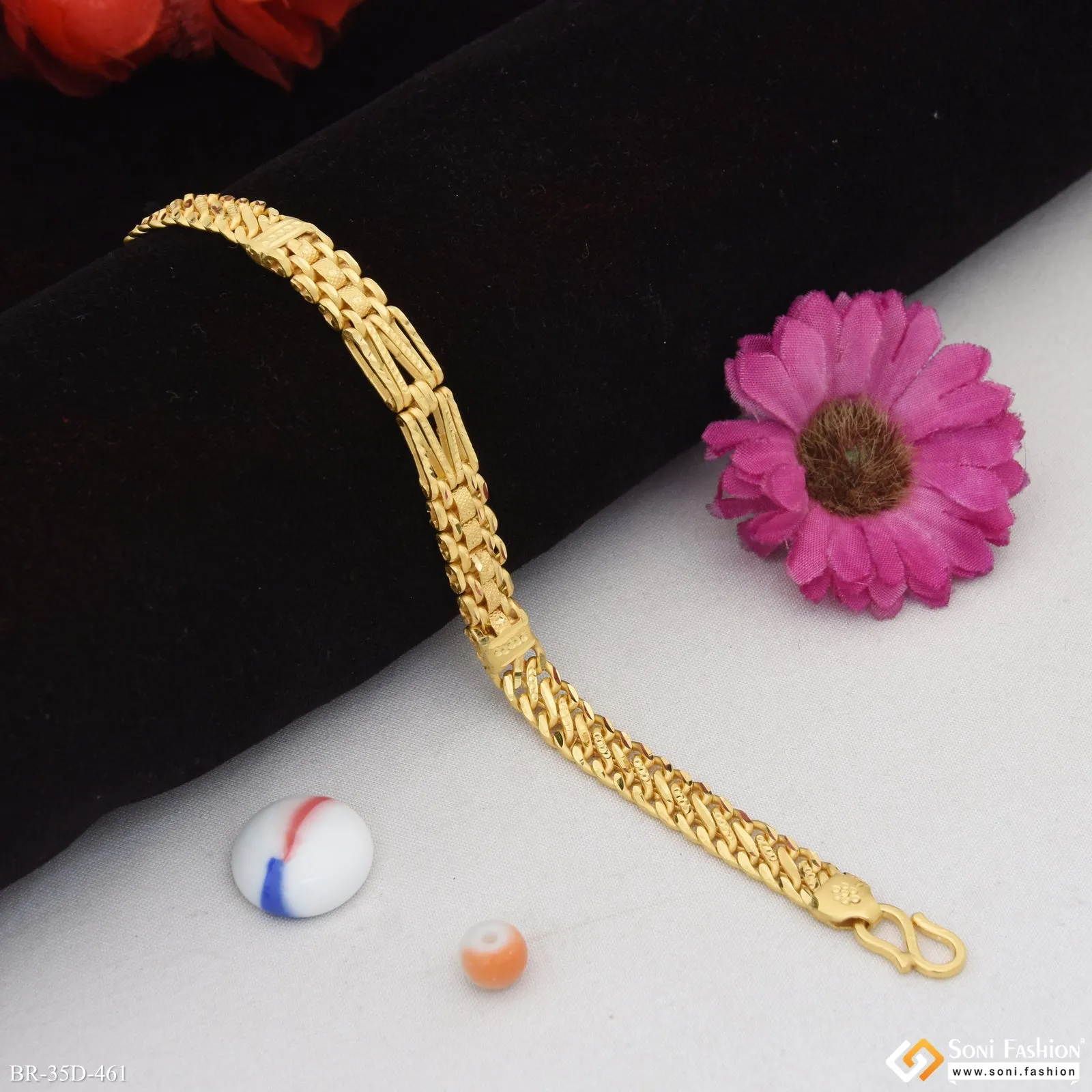 1 Gram Gold Plated Sophisticated Design Bracelet for Men - Style D461