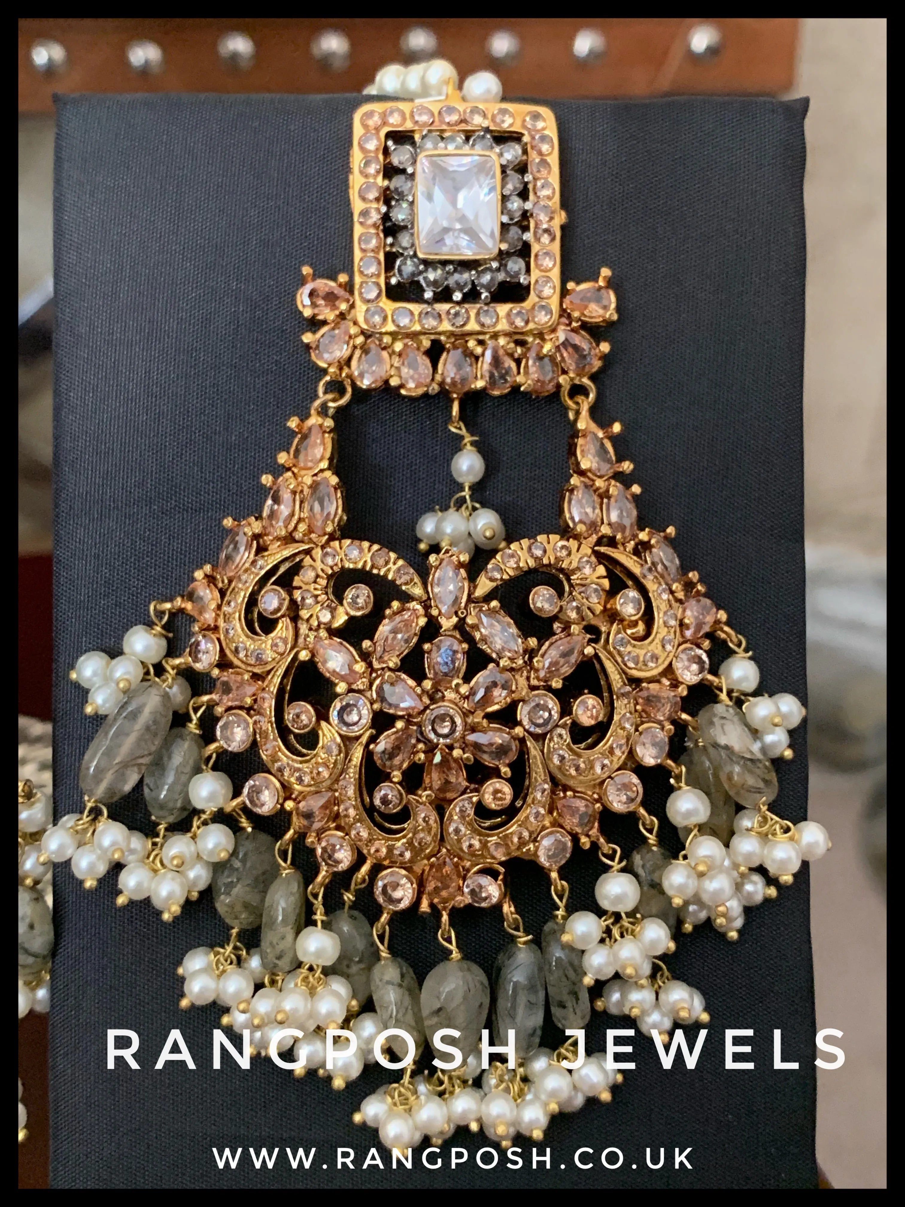 Aatish choker set