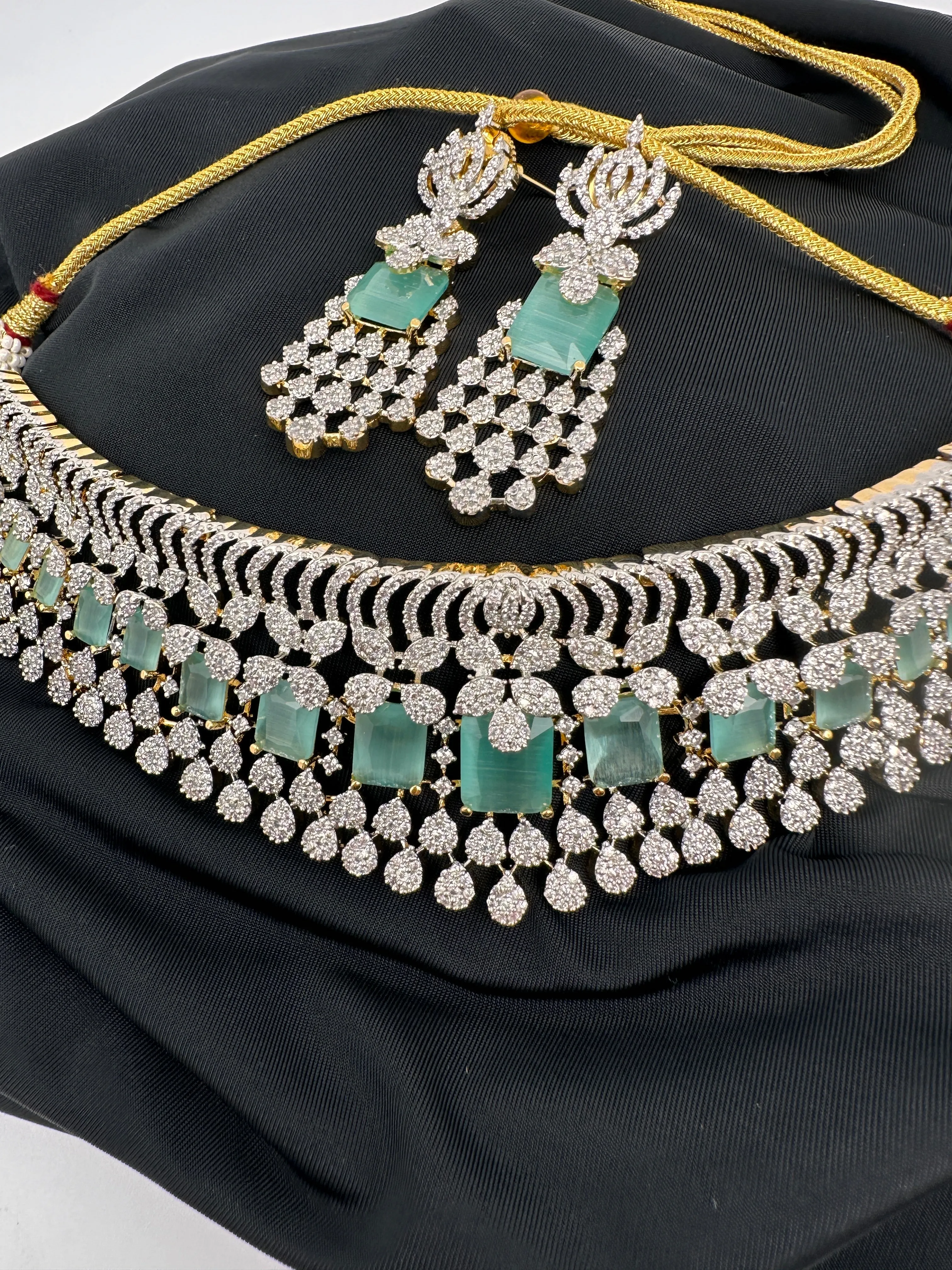 AD Color Stone Choker