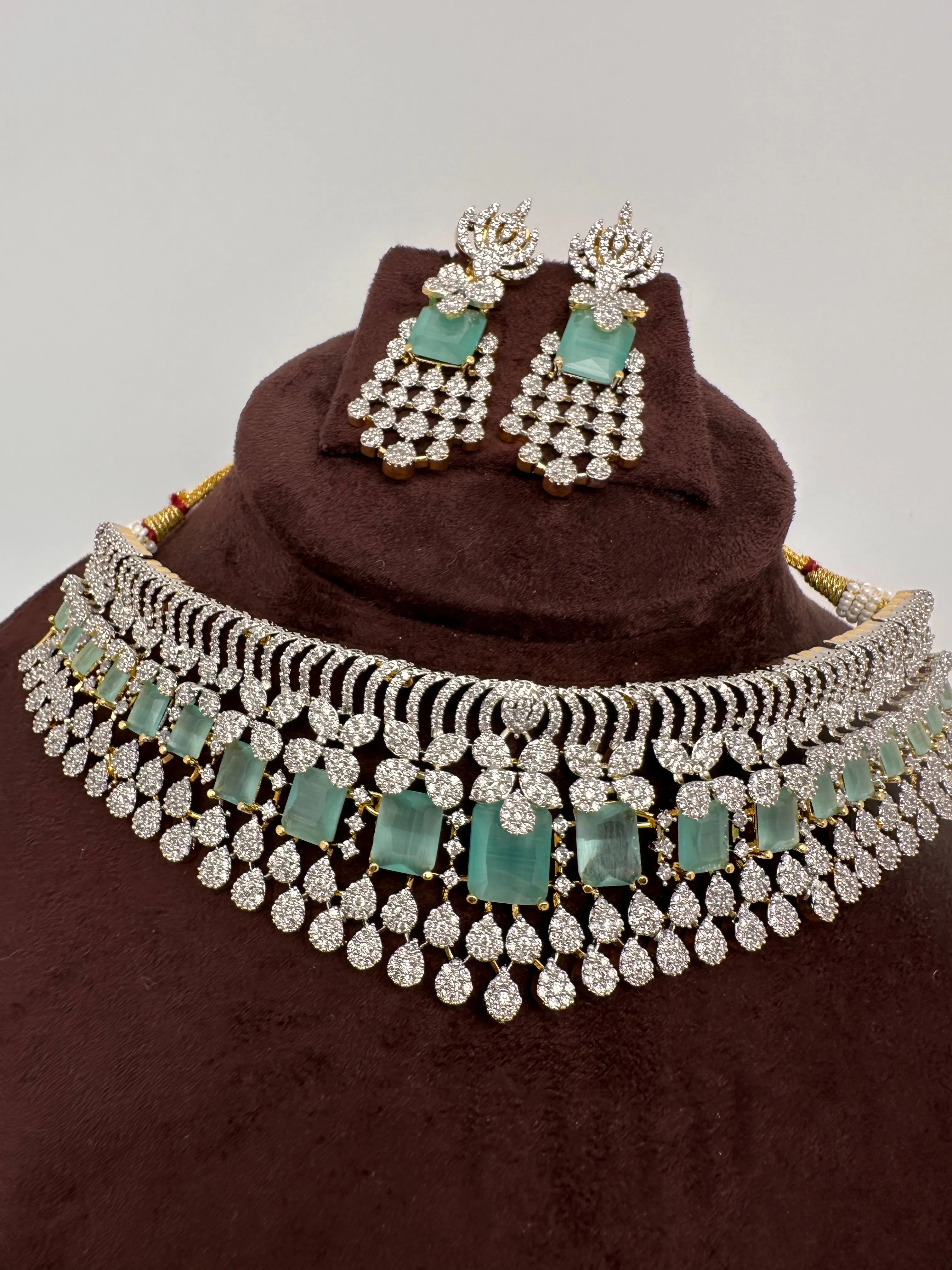 AD Color Stone Choker