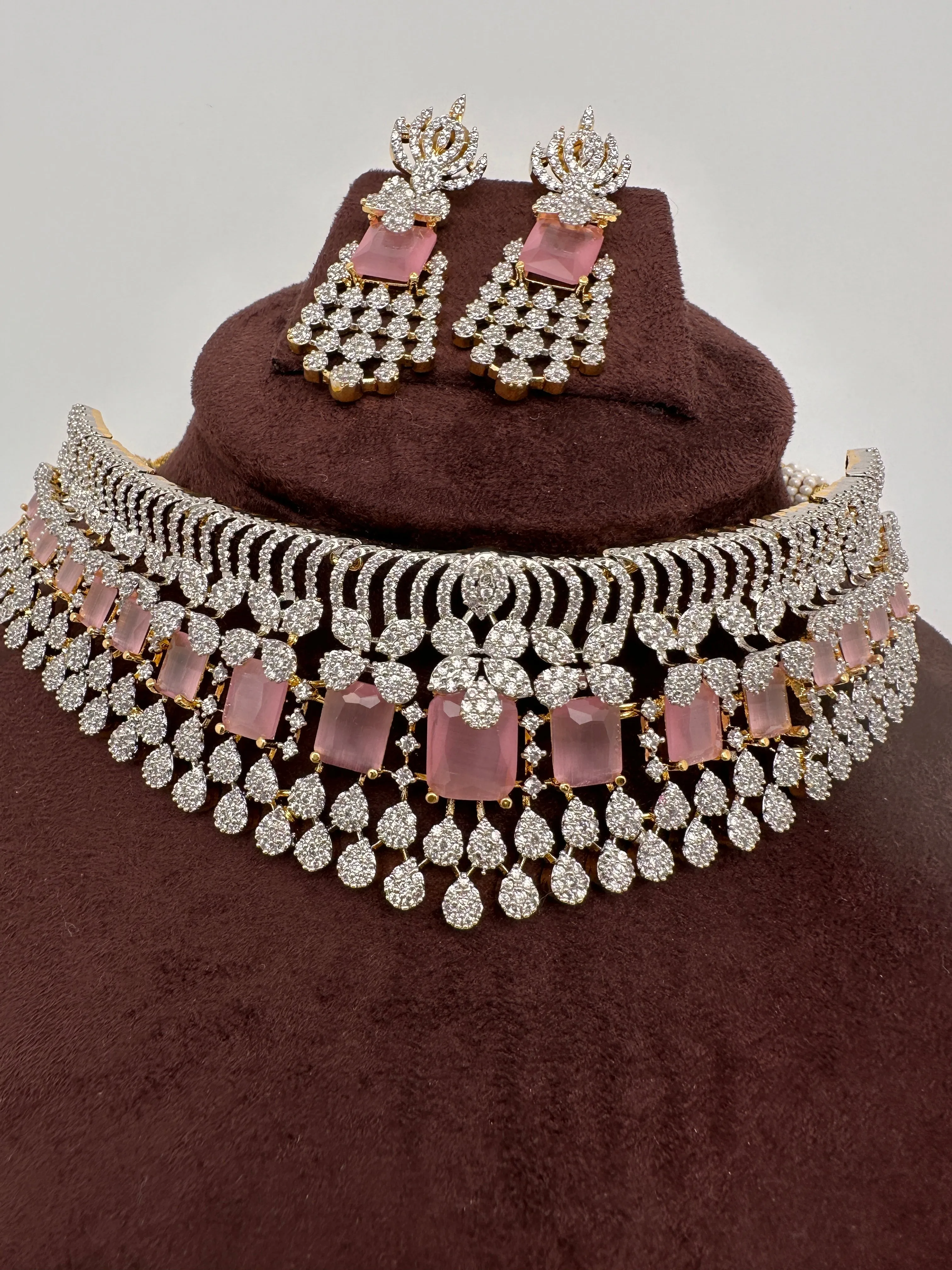 AD Color Stone Choker