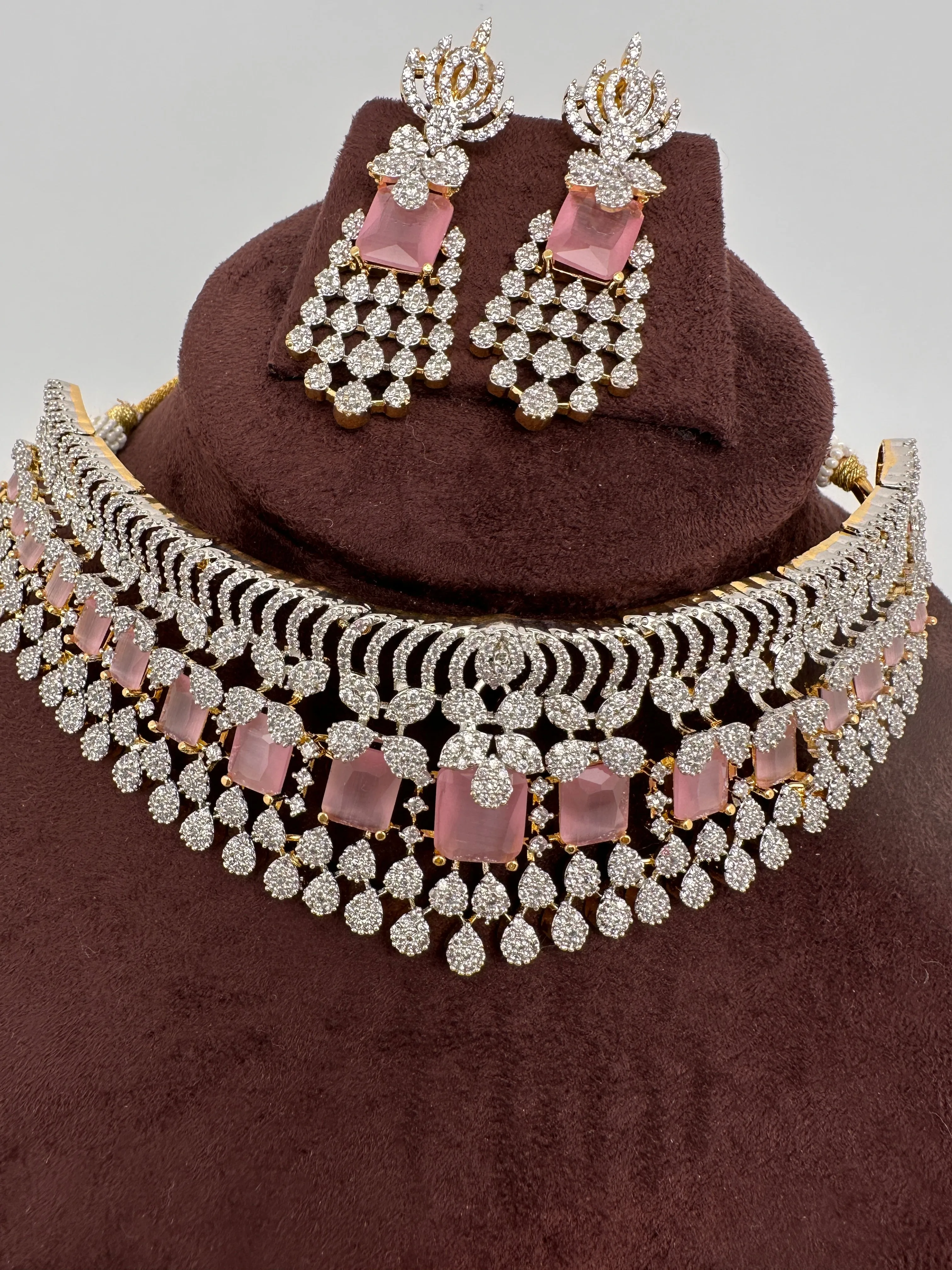 AD Color Stone Choker