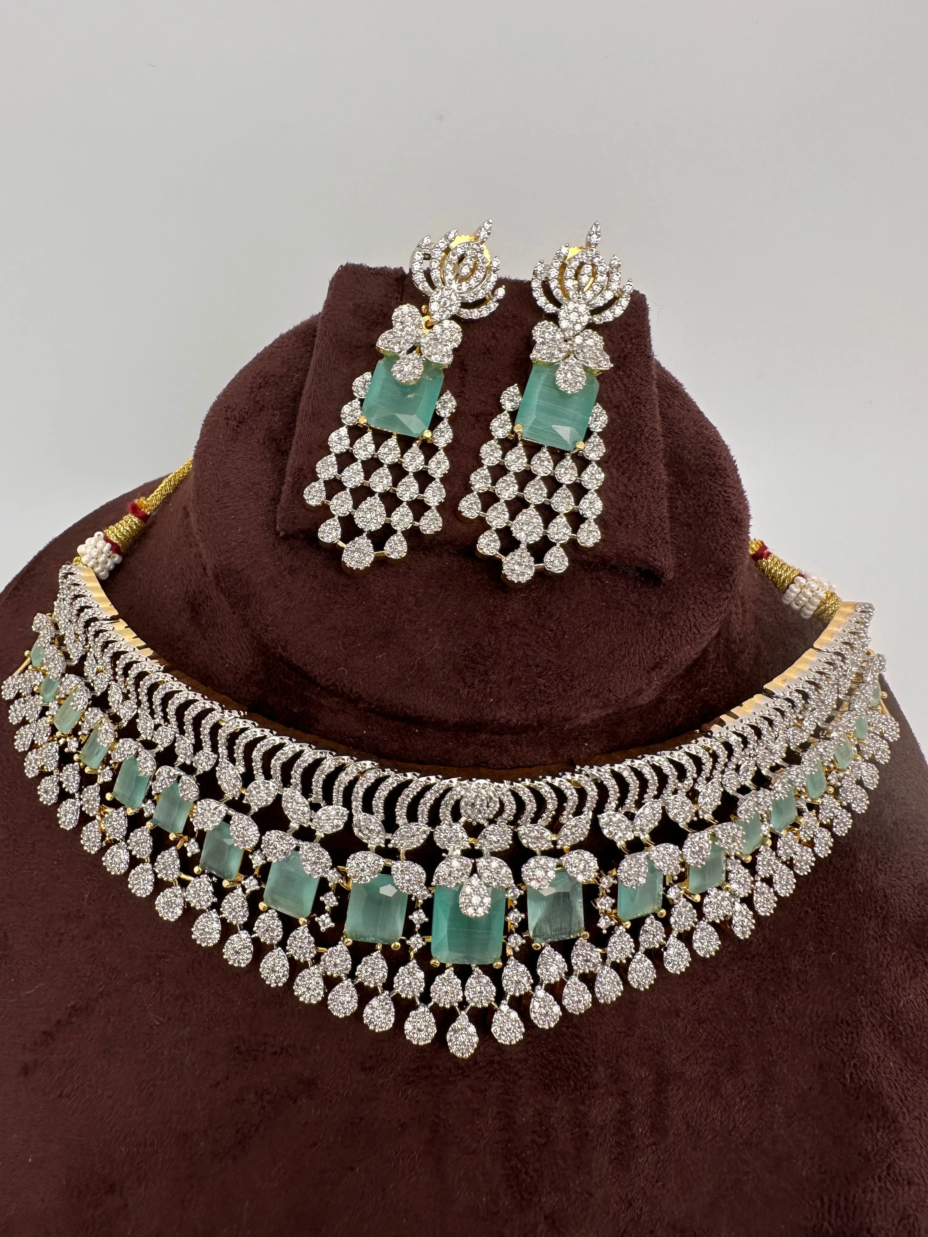 AD Color Stone Choker