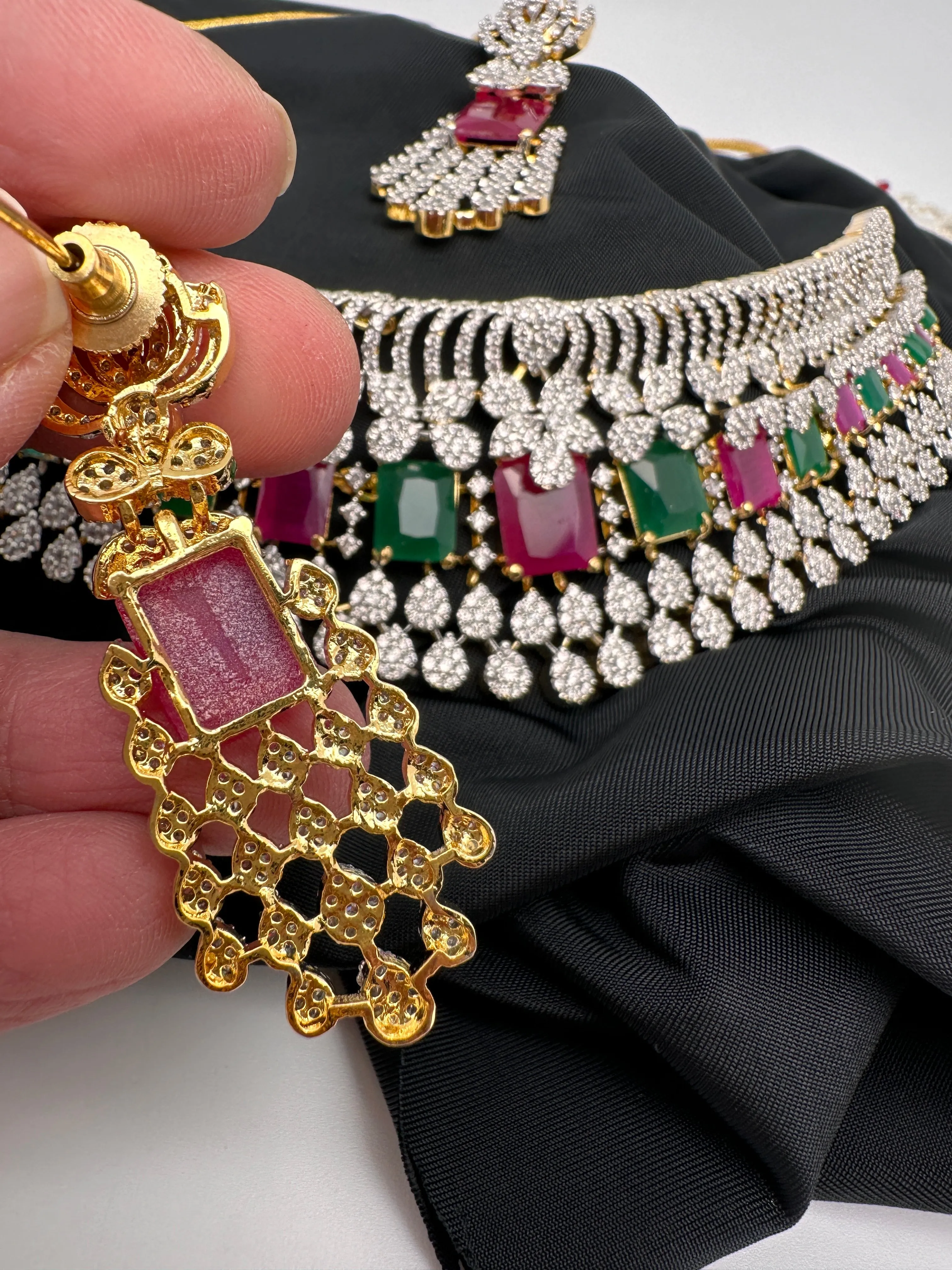 AD Color Stone Choker
