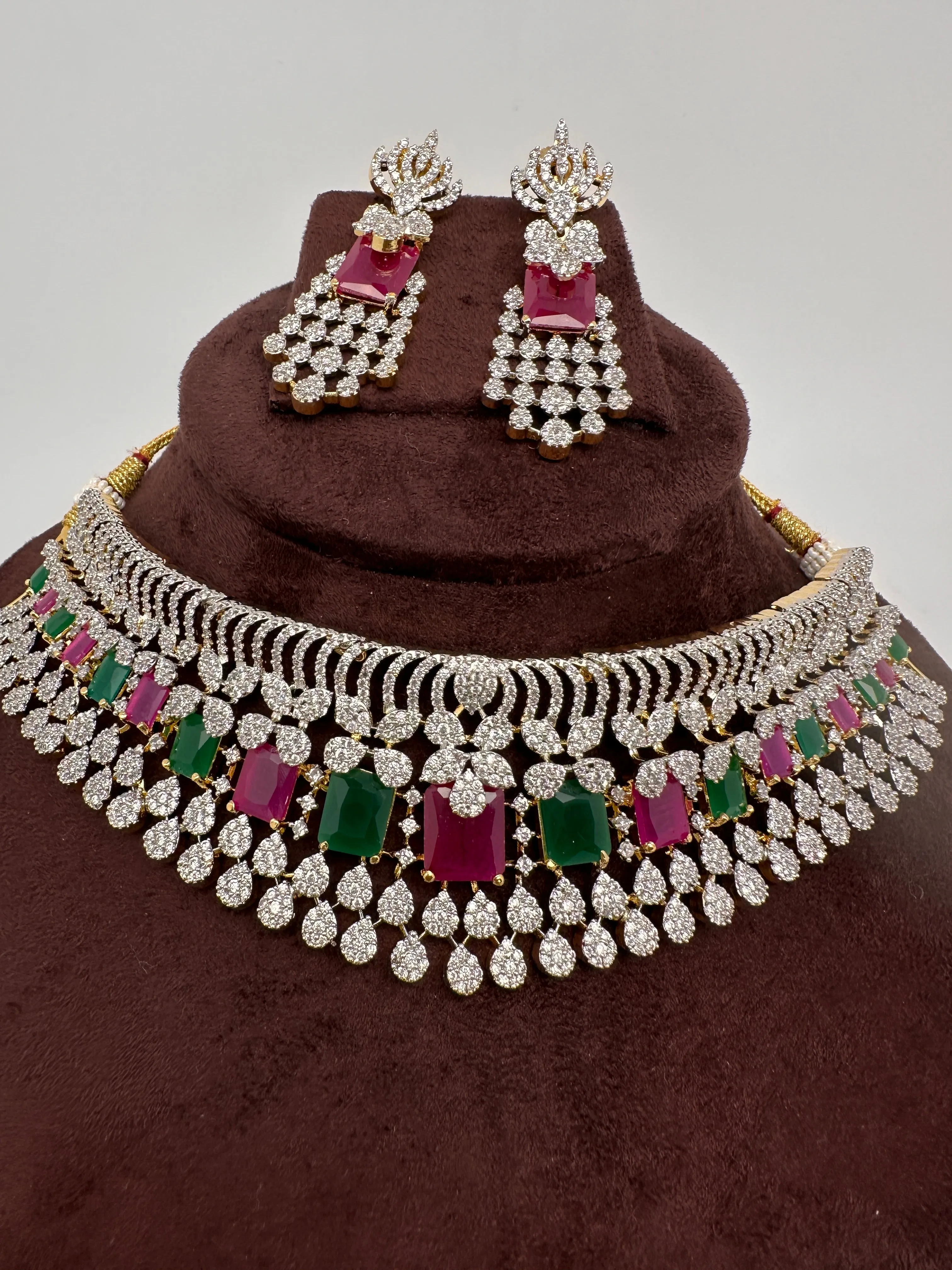 AD Color Stone Choker
