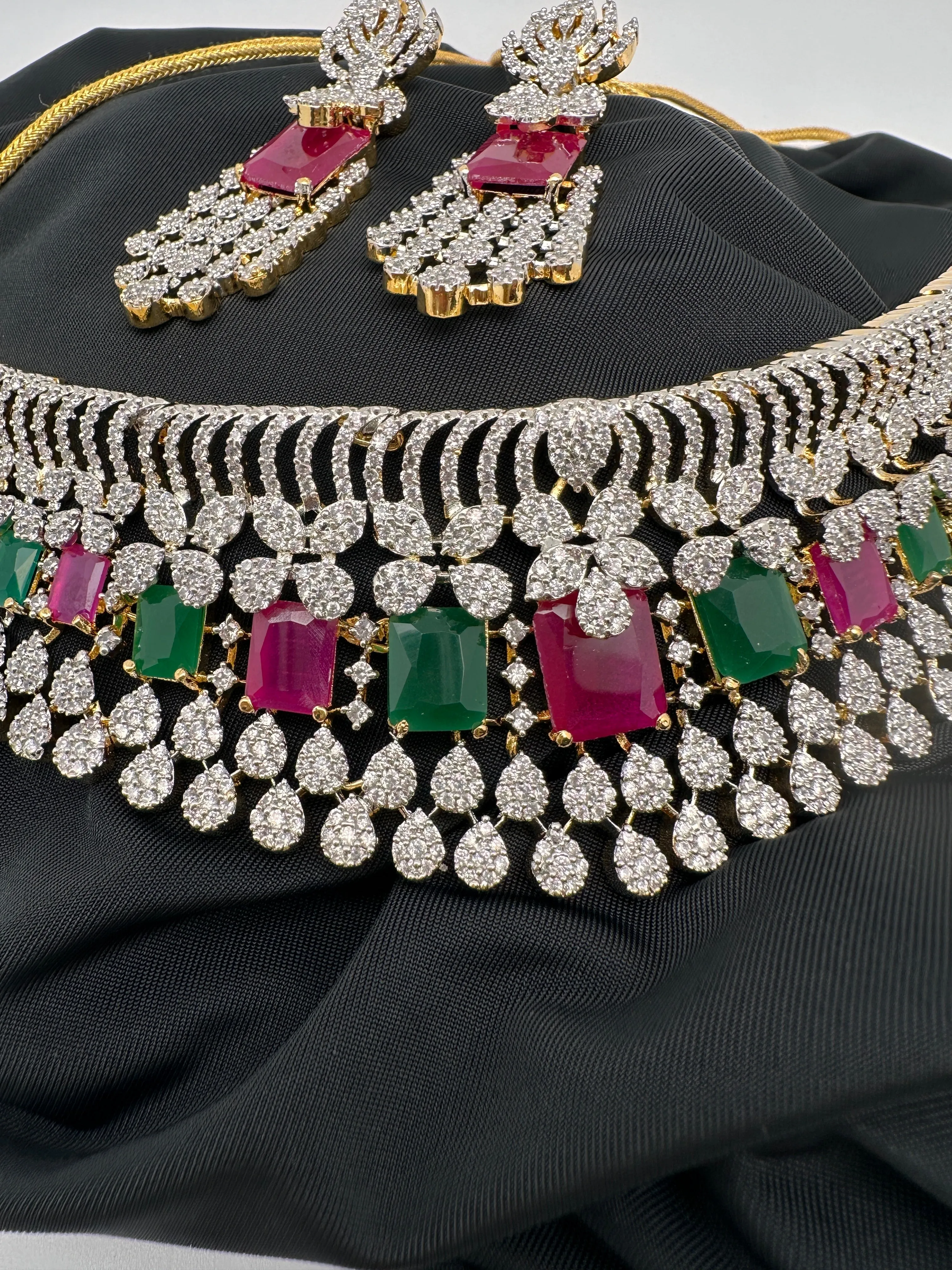 AD Color Stone Choker
