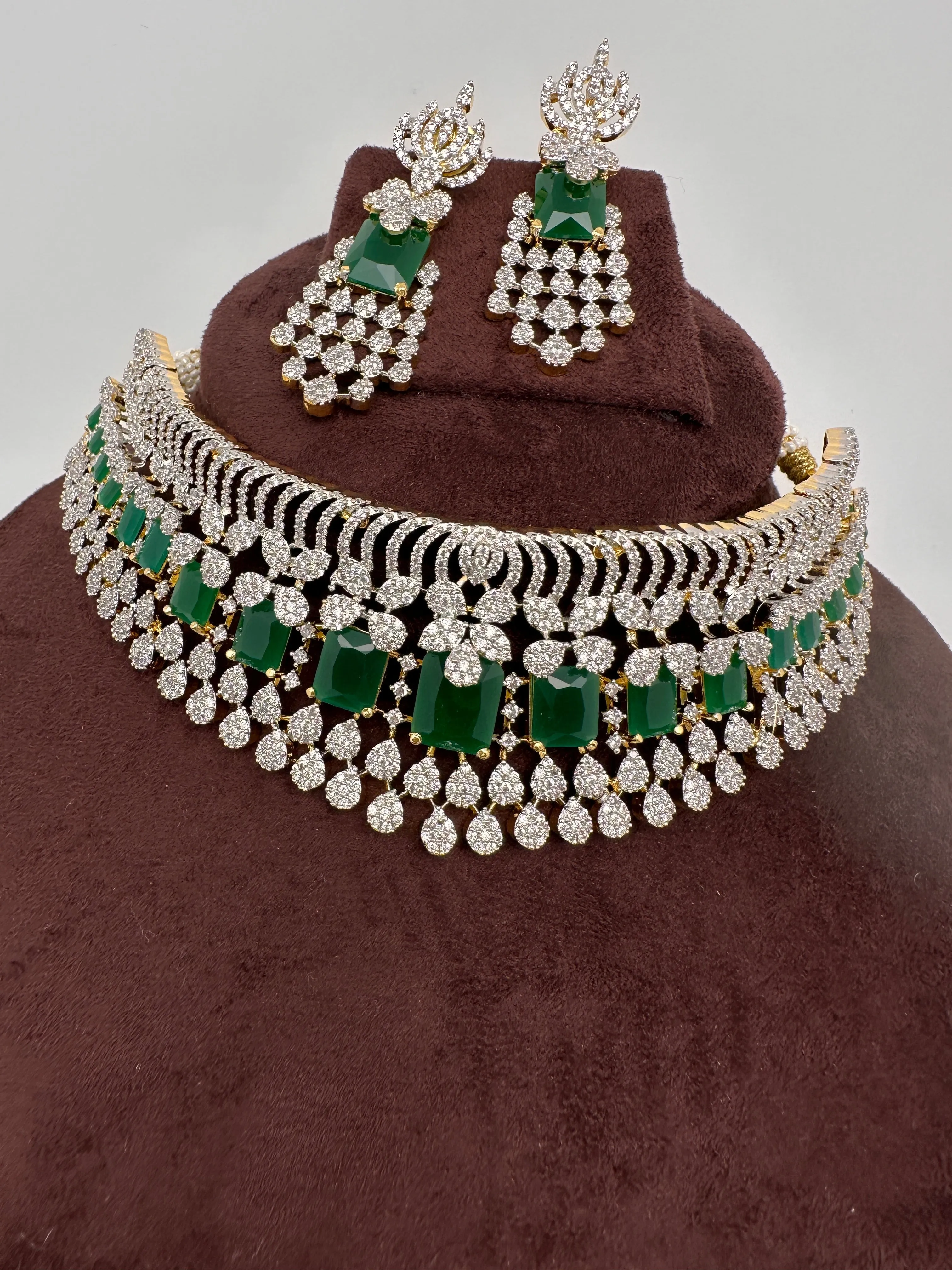 AD Color Stone Choker
