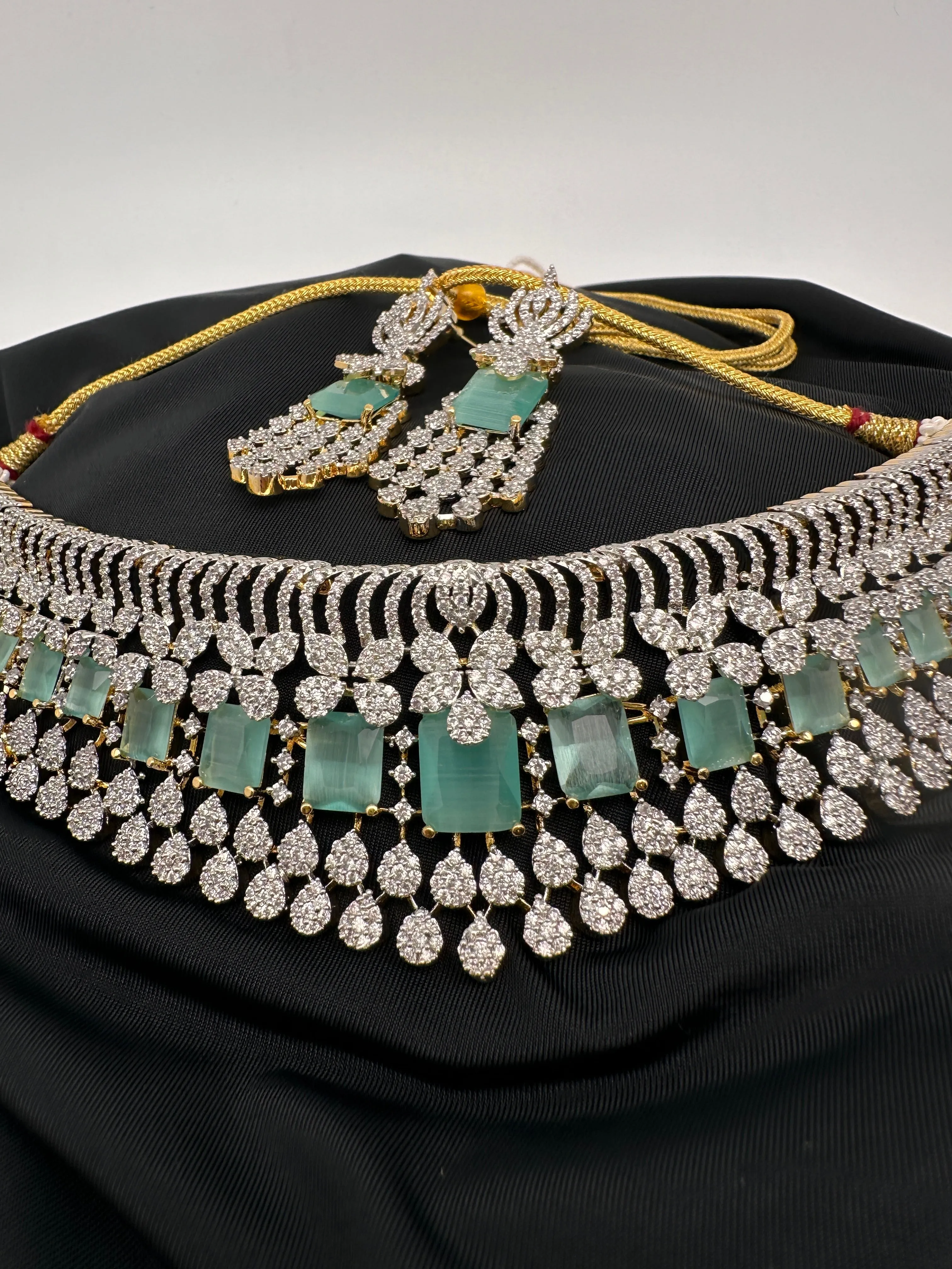 AD Color Stone Choker