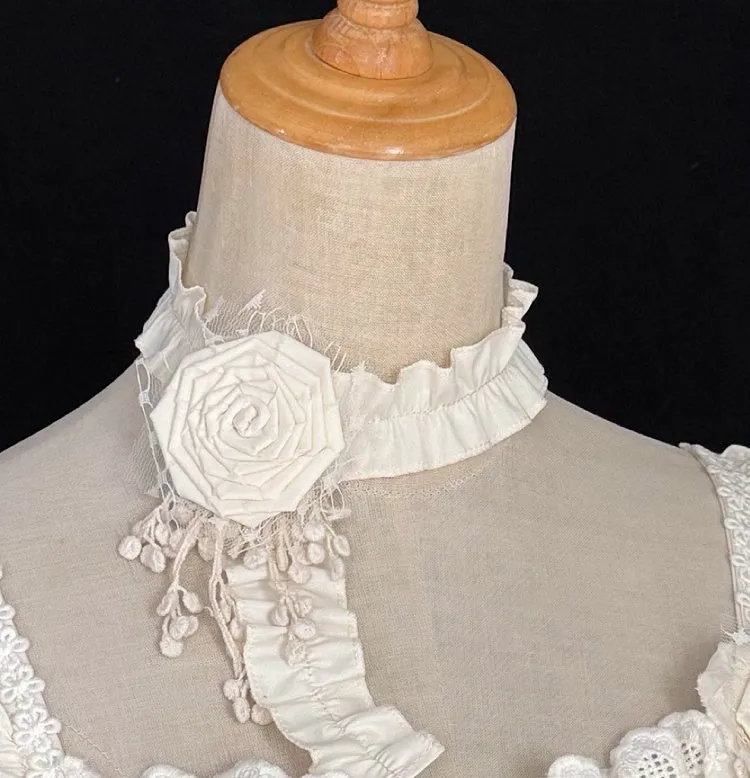 Beige Flower Choker