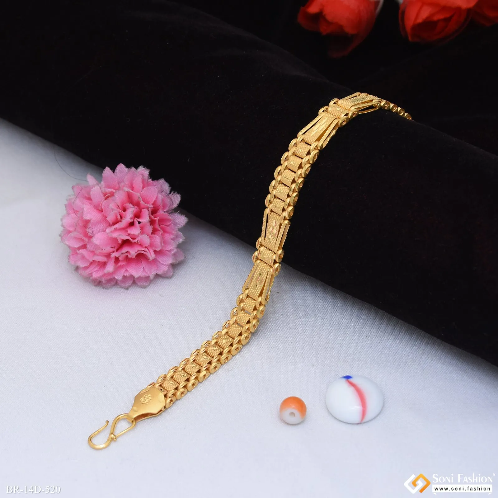 Best Quality Gold Plated Box Bracelet for Men - Style D520