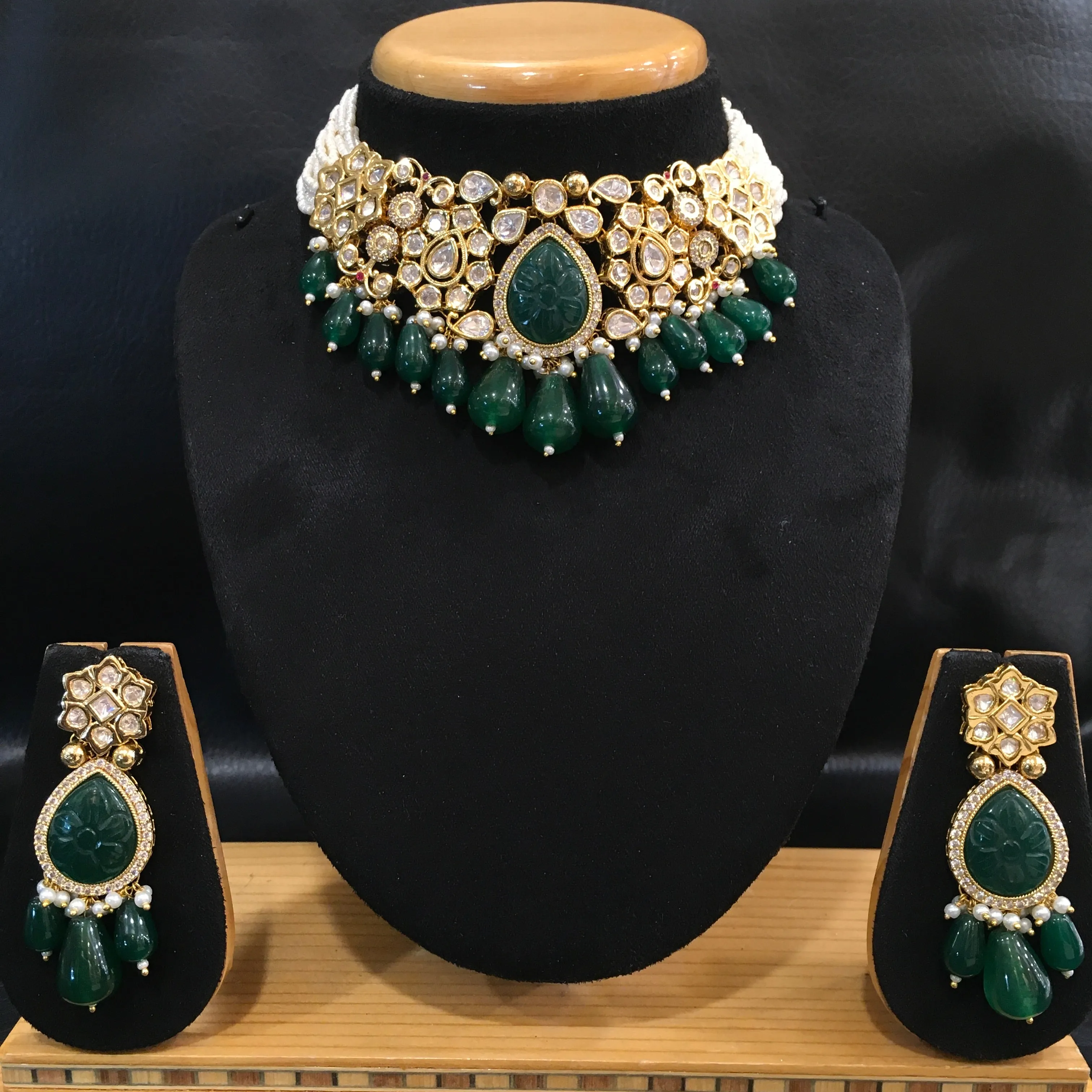 Green Kundan Necklace Set 20067-7251