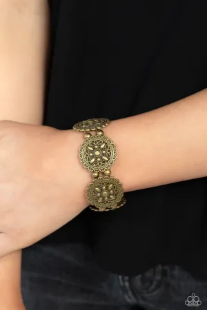 Leave of Lace - Brass Paparazzi Accessories