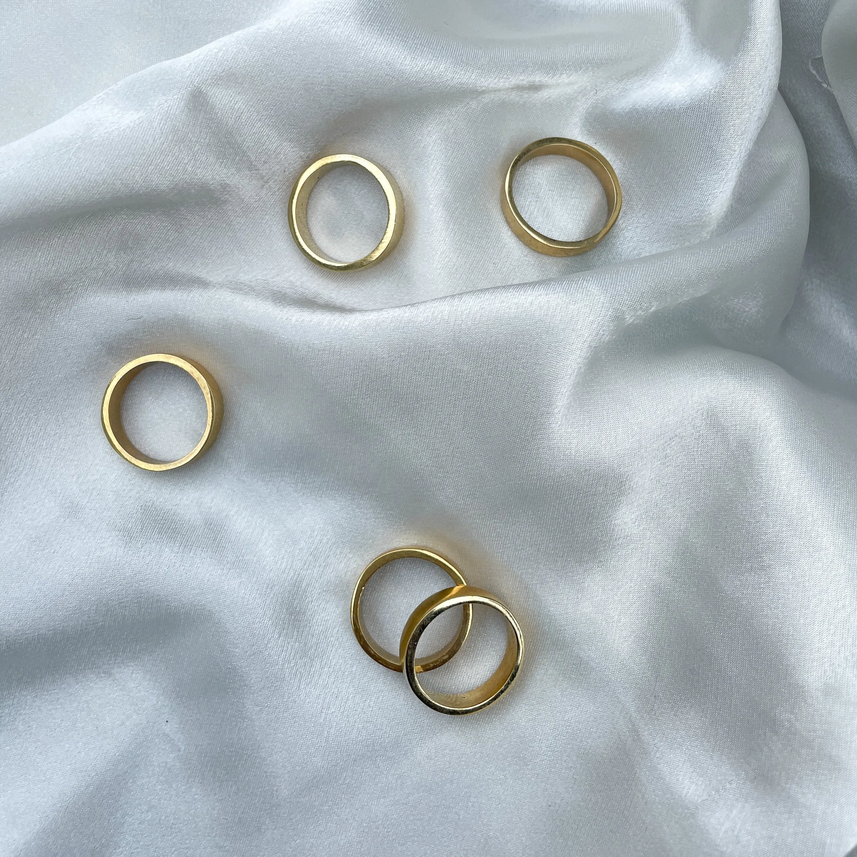 Mara Round Ring