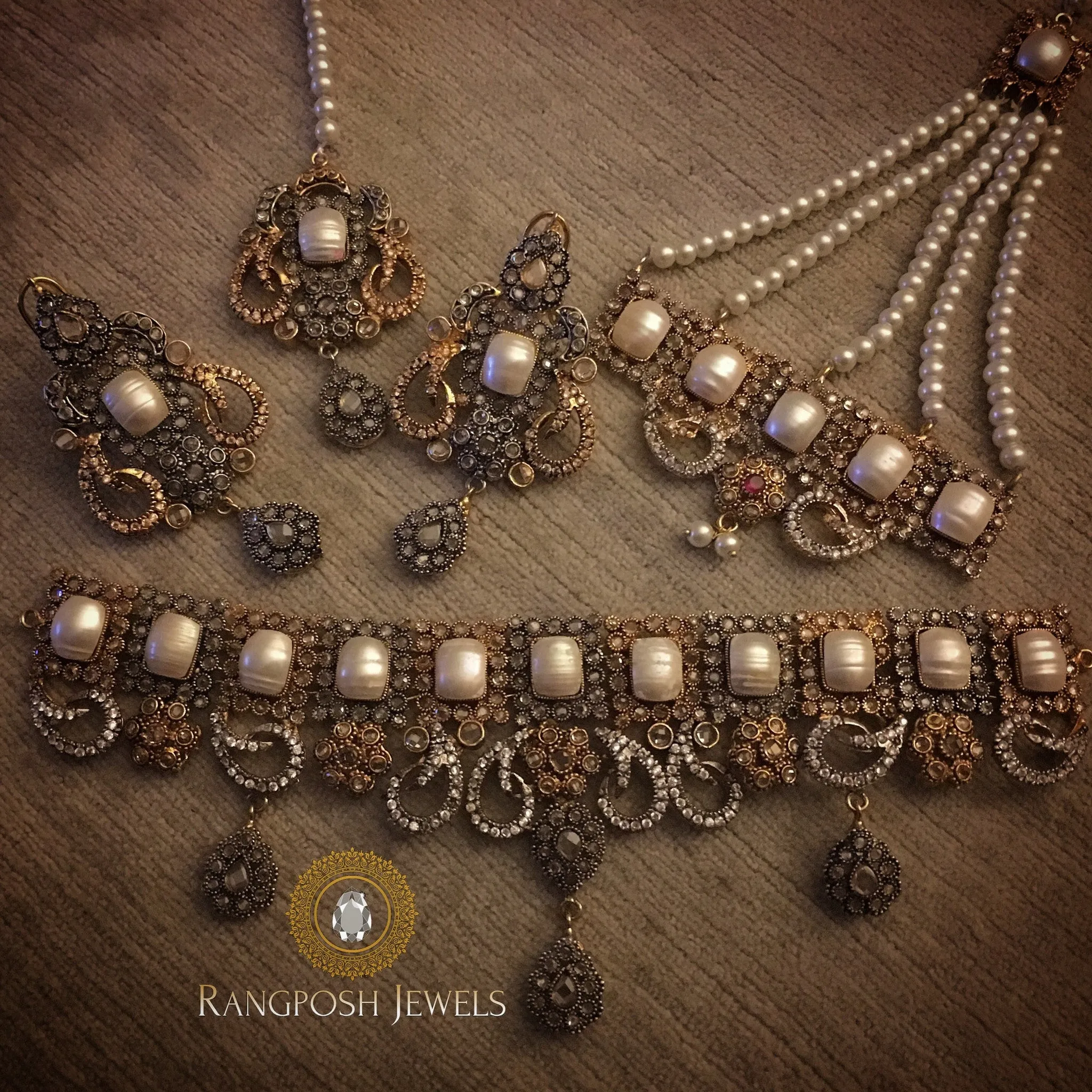 Roona Choker set
