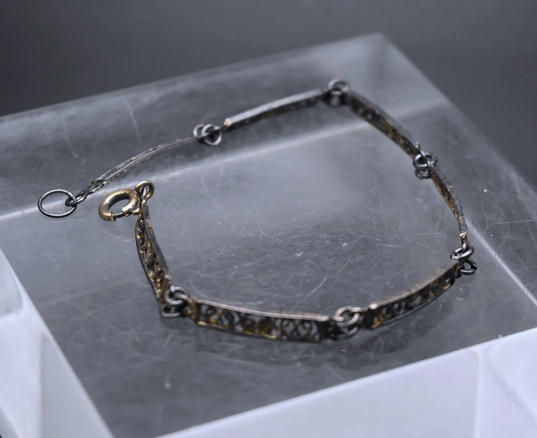 Vintage Gold Tone Filigree Panel Bracelet